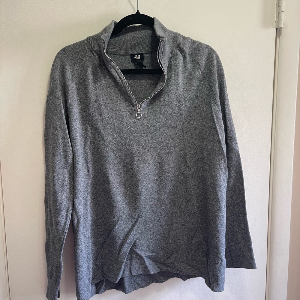 H&M men’s large grey zipup